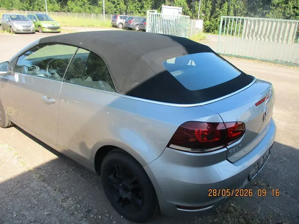 Używany VW Golf Cabriolet Basis 105 KM (77 kW) 2012 Srebrny Kabriolet