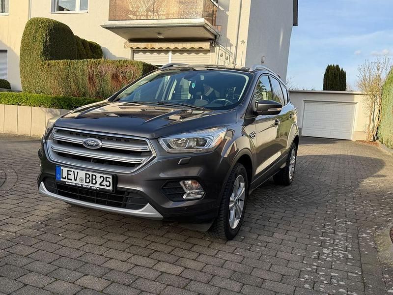 Gebraucht Ford Kuga Cool & Connect 150 PS (110 kW) 2017 Grau SUV