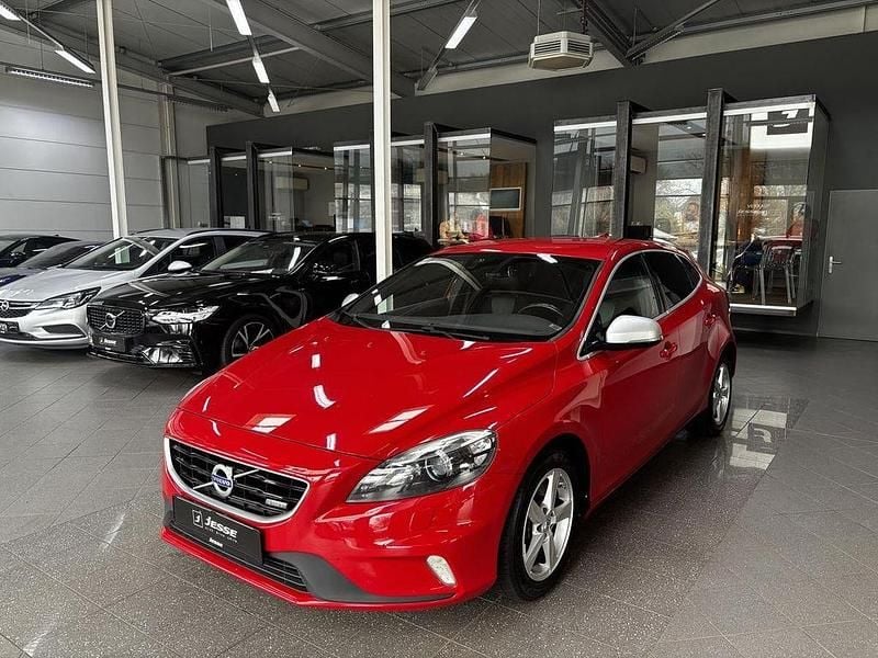 Gebraucht Volvo V40 R-Design 190 PS (139 kW) 2014 Rot Limousine