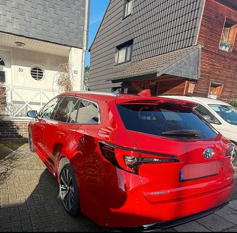 Gebraucht Toyota Corolla 140 PS (102 kW) 2025 Rot Kombi