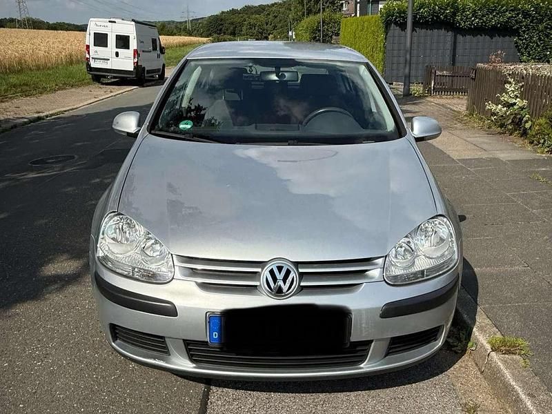 Schwarz Gebraucht 2005 VW Golf IV Comfortline Limousine | 4.300 € (Etwas zu teuer) - Bild 1/4