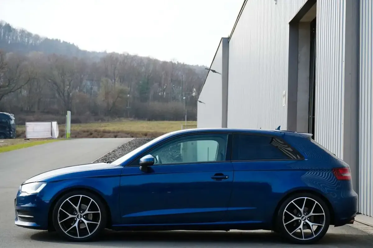 Używany Audi A3 Attraction 150 KM (110 kW) 2013 Niebieski Sedan/Limuzyna