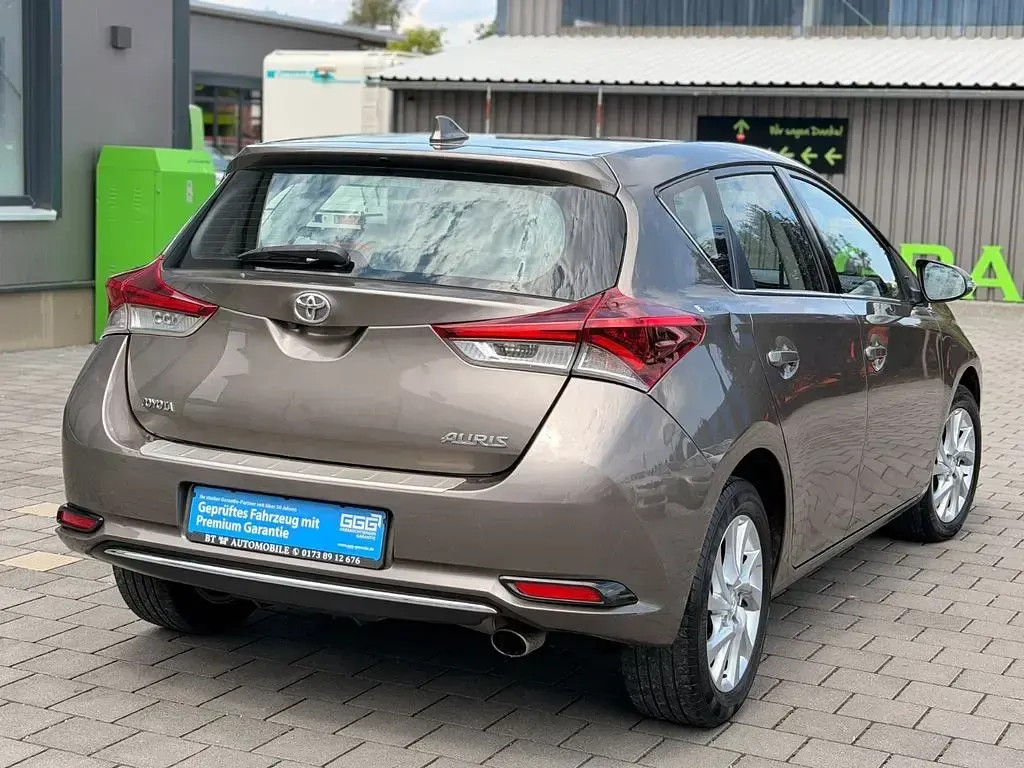 Gebraucht Toyota Auris Comfort 116 PS (85 kW) 2016 Grau Limousine