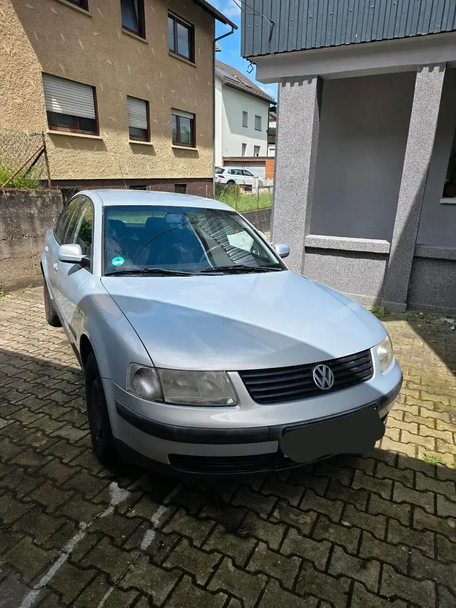 Gebraucht VW Passat 100 PS (73 kW) 1999 Silber Limousine