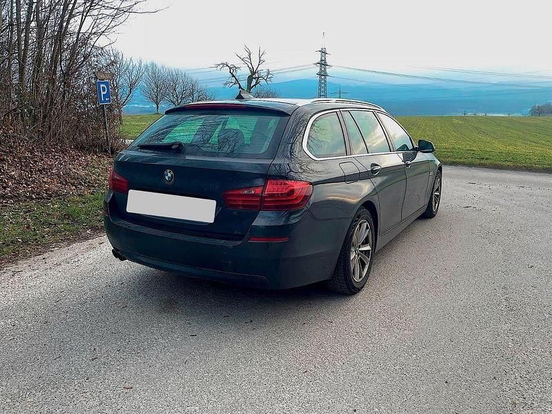 Gebraucht BMW 520 Luxury Line 184 PS (135 kW) 2014 Grau Kombi