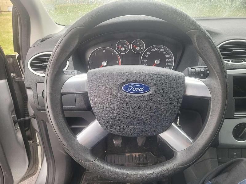 Gebraucht Ford Focus 109 PS (80 kW) 2006 Silber Kombi
