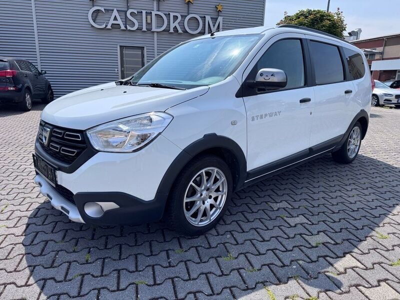 Weiß Gebraucht 2017 Dacia Lodgy Celebration Van / Kleinbus | 9.599 € (Fairer Preis) - Bild 1/4