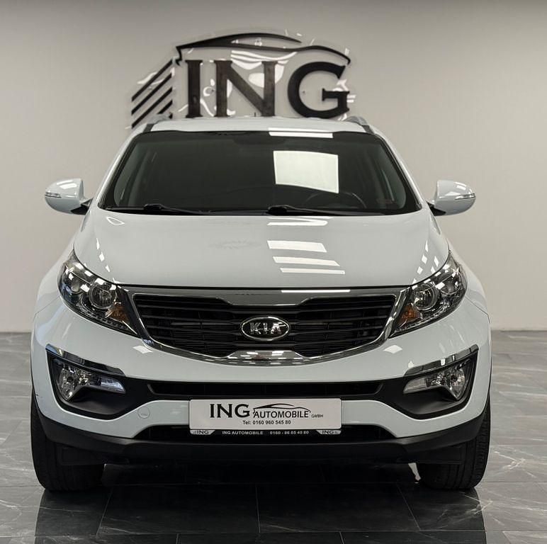 Weiß Gebraucht 2010 Kia Sportage Vision SUV | 8.499 € - Bild 1/4
