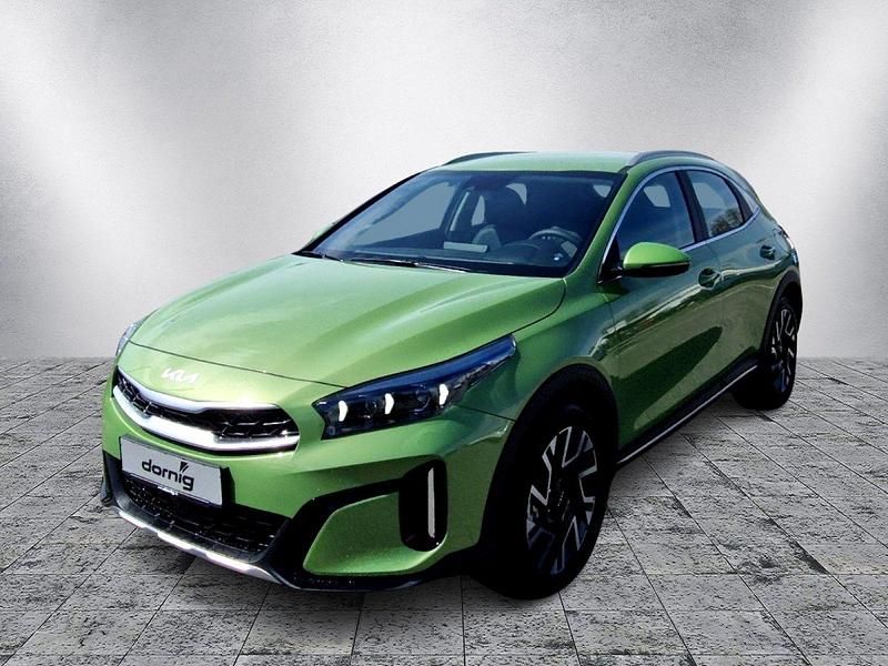 Celadon grün metallic Gebraucht 2024 Kia XCeed Spirit SUV | 30.145 € (Fairer Preis) - Bild 1/4