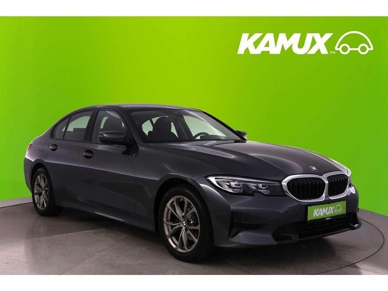 Grau Gebraucht 2022 BMW 320 Sport Line Limousine | 29.750 € (Superpreis) - Bild 1/3