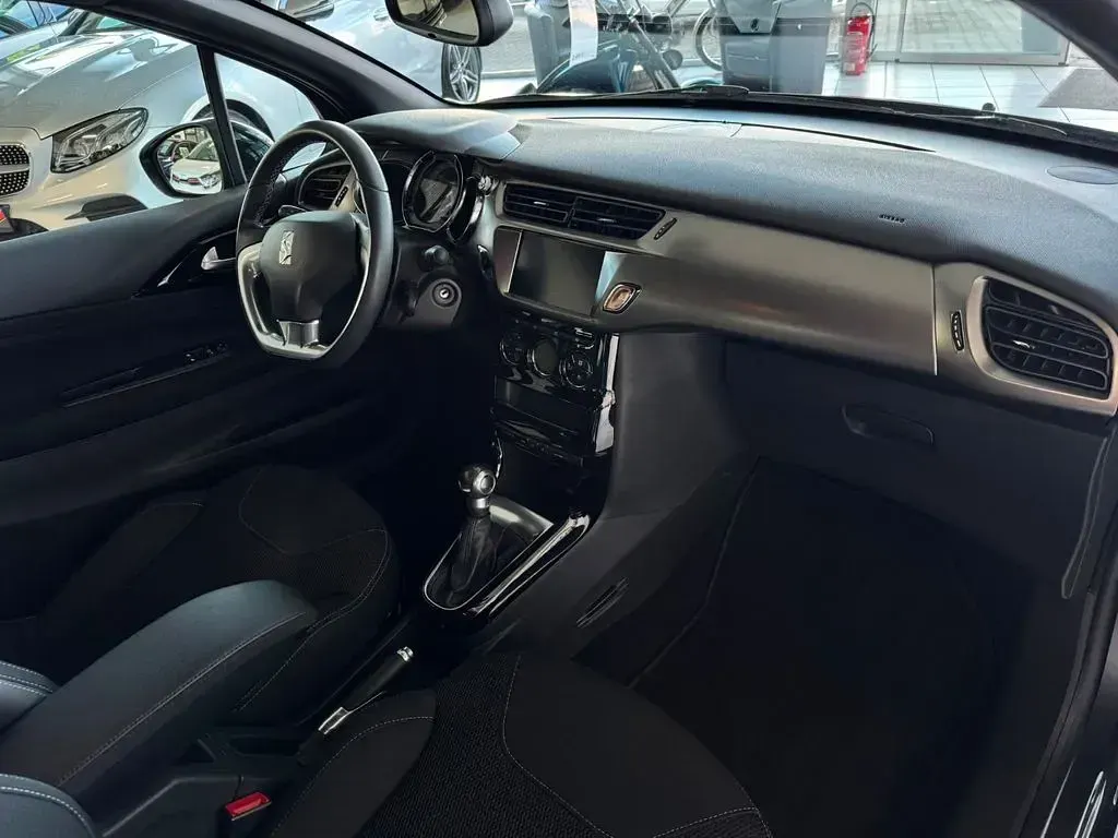 Gebraucht Citroën DS3 Chic 110 PS (80 kW) 2018 Grau Kleinwagen