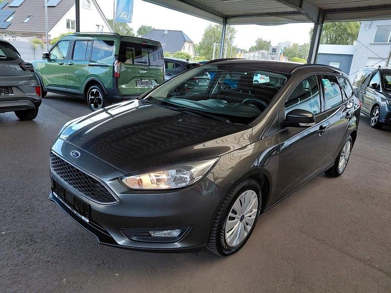 Gebraucht Ford Focus Business Edition 125 PS (91 kW) 2018 Grau Kombi