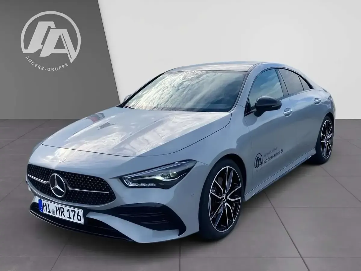 Gebraucht Mercedes CLA200 AMG 163 PS (119 kW) 2026 Grau Coupé