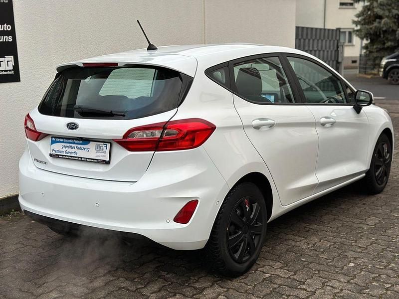 Gebraucht Ford Fiesta 101 PS (74 kW) 2017 Weiß Limousine