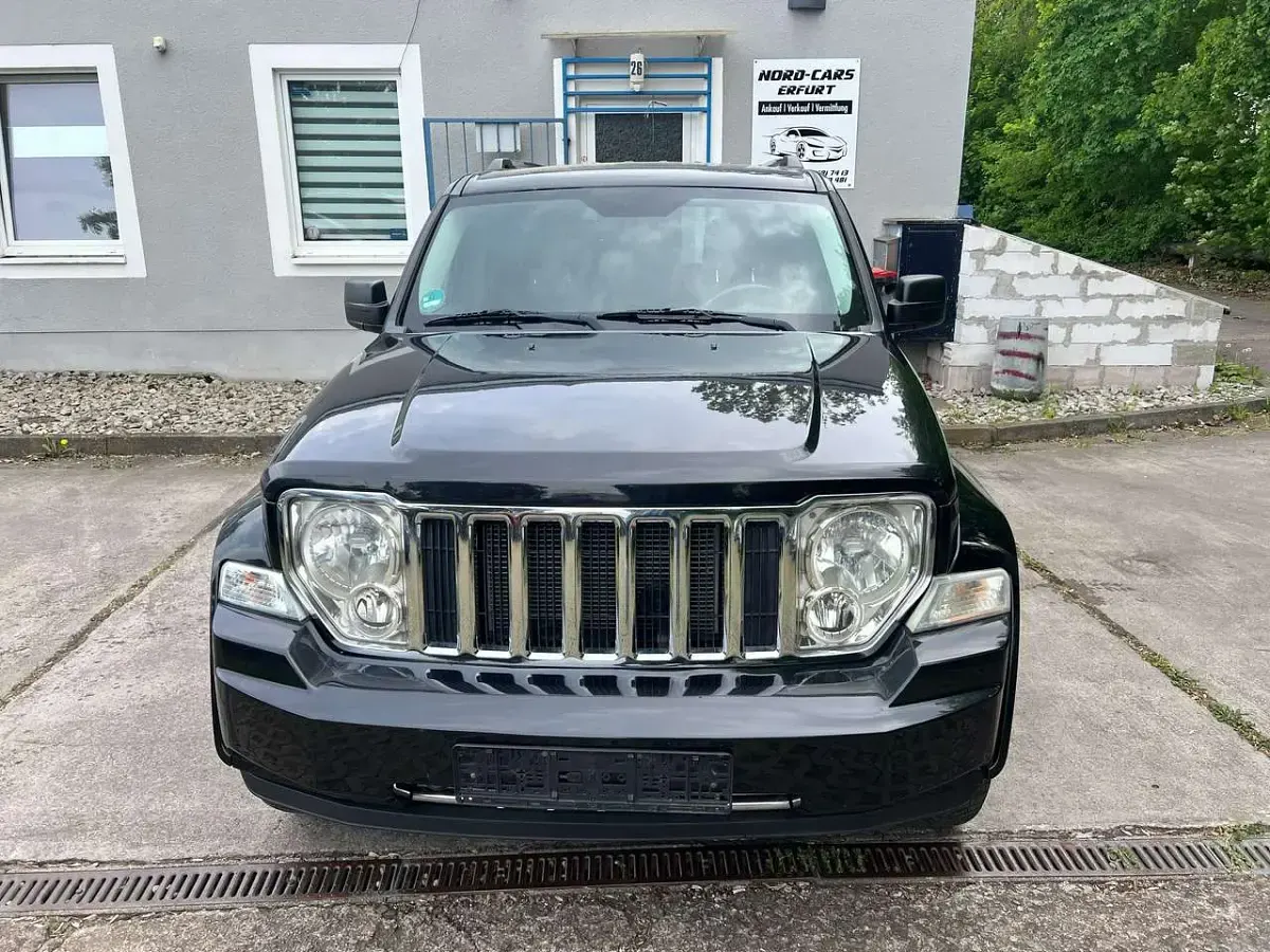 Usata Jeep Cherokee Limited 177 CV (130 kW) 2010 Nero SUV