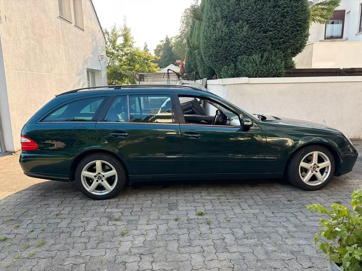Gebraucht Mercedes E320 Classic 224 PS (164 kW) 2005 Grün Kombi