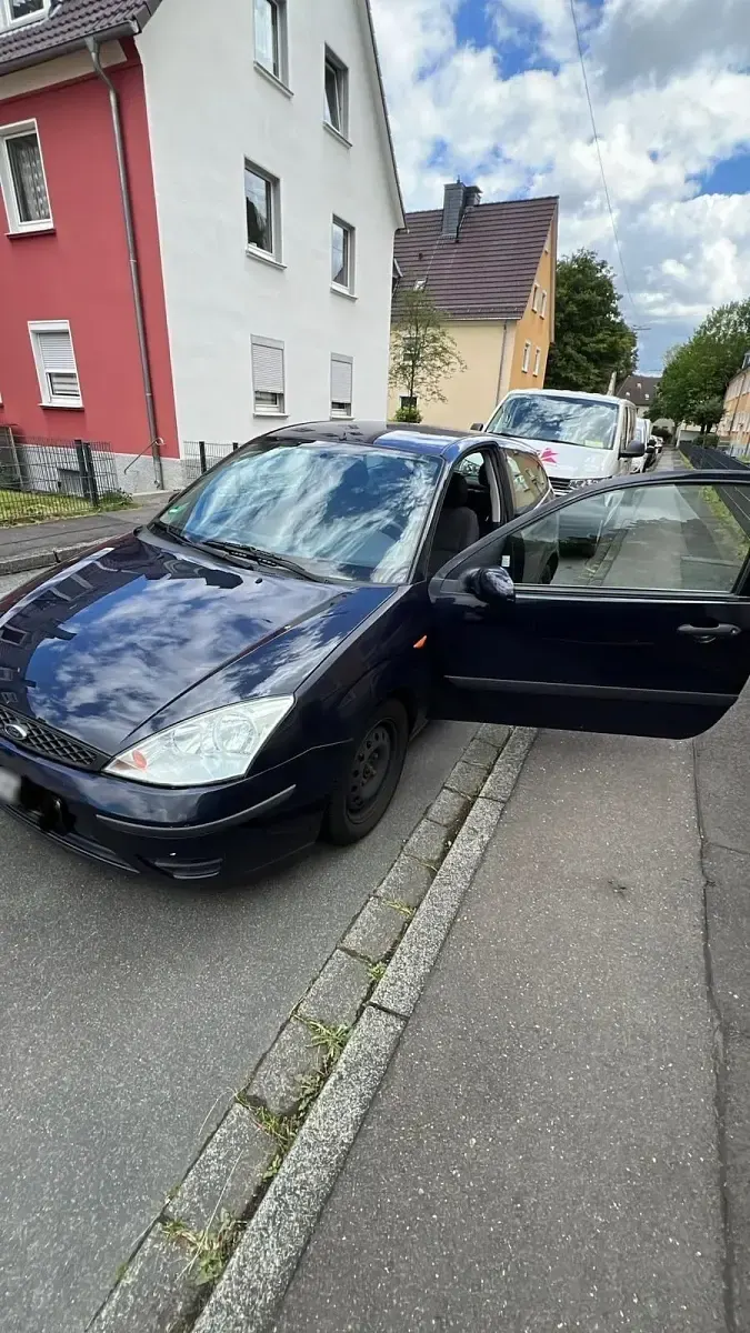 Gebraucht Ford Focus 75 PS (55 kW) 2004 Blau Kleinwagen