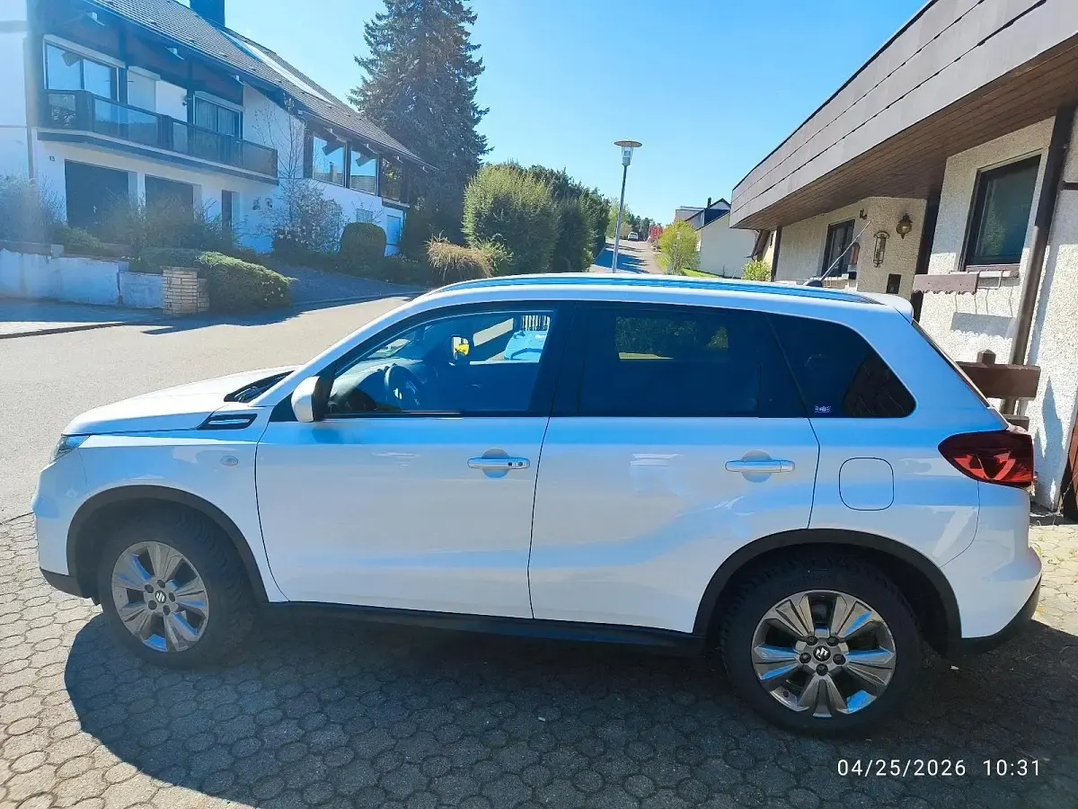 Gebraucht Suzuki Vitara Comfort 129 PS (94 kW) 2021 Weiß SUV