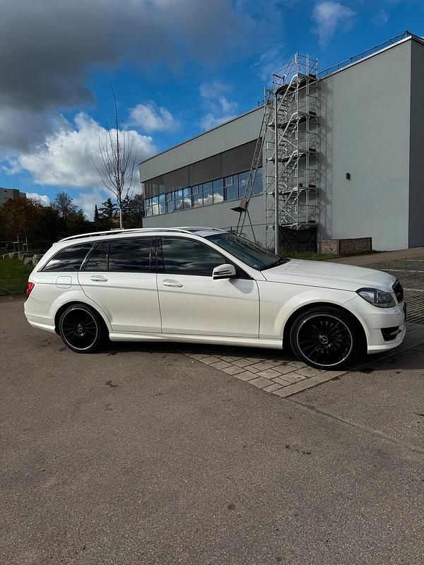 Gebraucht Mercedes C350 AMG line 306 PS (225 kW) 2012 Weiß Kombi