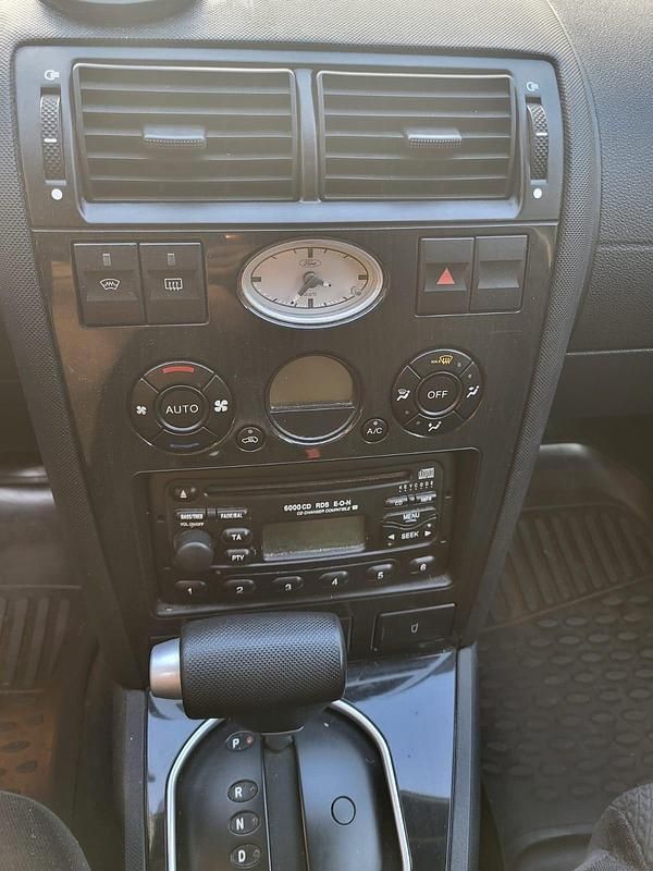 Grau Gebraucht 2002 Ford Mondeo Limousine | 800 € (Superpreis) - Bild 1/4