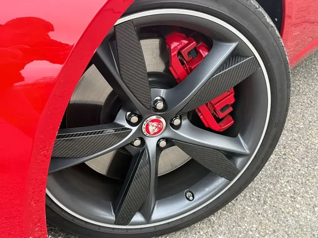 Gebraucht Jaguar F-Type Chequered Flag 300 PS (220 kW) 2019 Rot Coupé