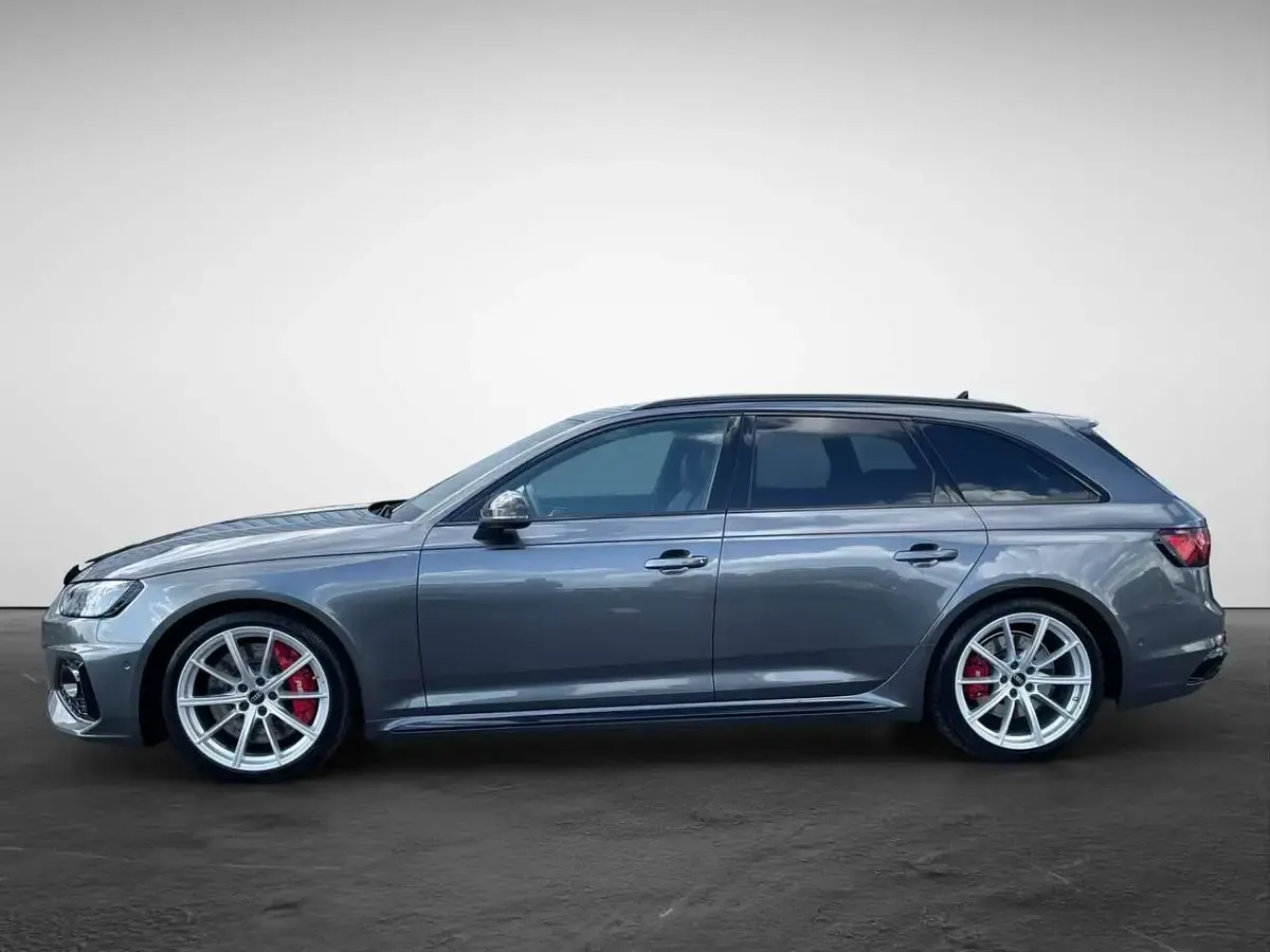 Gebraucht Audi RS4 Comfort 450 PS (330 kW) 2023 Daytonagrau perleffekt Kombi