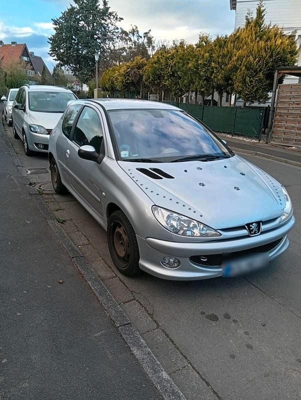 Gebraucht Peugeot 206 115 PS (84 kW) 2004 Silber Kleinwagen