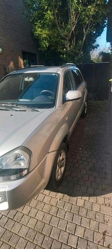 Silber Gebraucht 2010 Hyundai Tucson GLS SUV | 5.800 € (Fairer Preis) - Bild 1/4