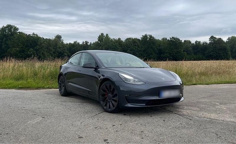 Grau Gebraucht 2022 Tesla Model 3 Performance Limousine | 32.000 € (Fairer Preis) - Bild 1/4