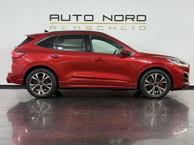 Gebraucht Ford Kuga ST-Line X 152 PS (111 kW) 2020 Rot SUV