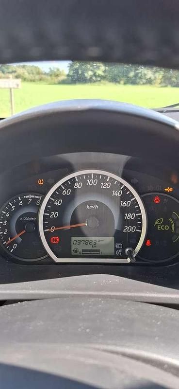Gebraucht Mitsubishi Space Star Plus 71 PS (52 kW) 2015 Grün Limousine