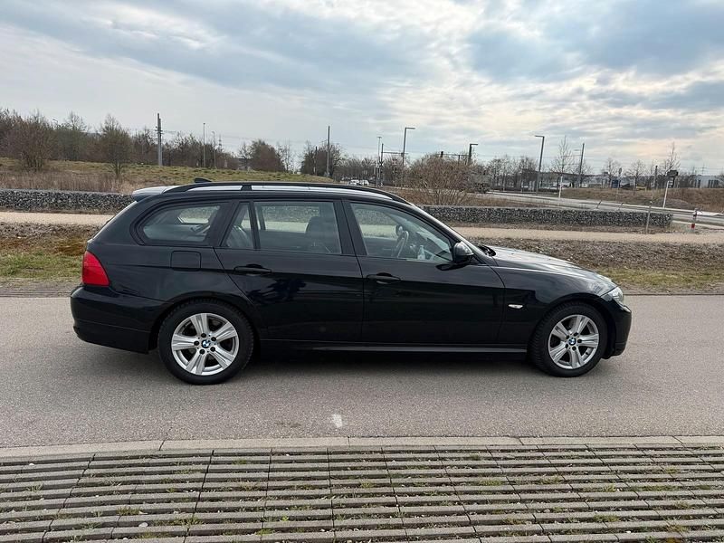 Gebraucht BMW 320 Performance 170 PS (125 kW) 2009 Schwarz Kombi