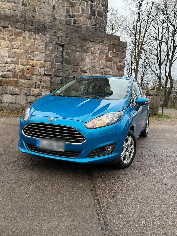 Blau Gebraucht 2015 Ford Fiesta SYNC Edition Kleinwagen | 5.300 € - Bild 1/4