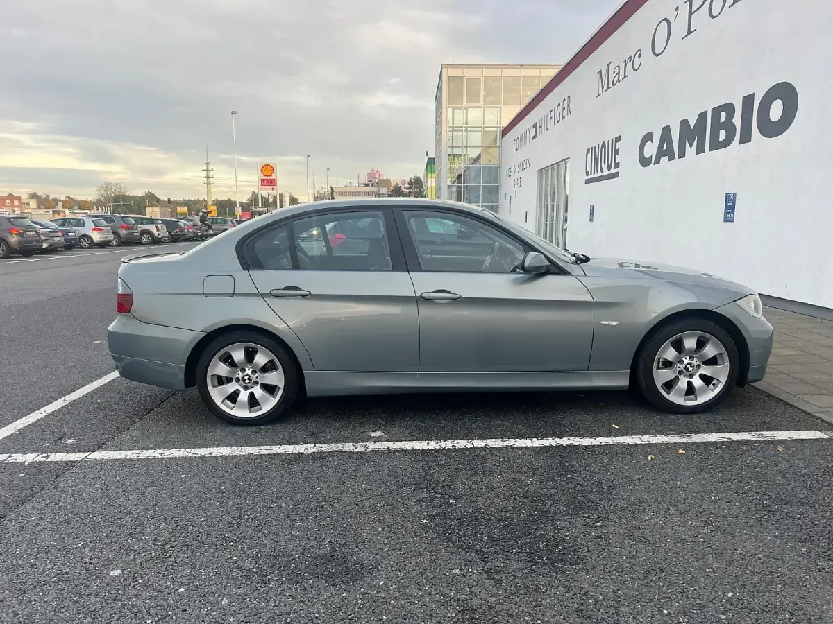 Usata BMW 320 150 CV (110 kW) 2006 Blu Berlina