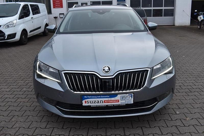 Gebraucht Skoda Superb Style 190 PS (139 kW) 2017 Grau Kombi
