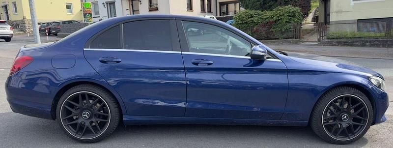 Gebraucht Mercedes C200 184 PS (135 kW) 2018 Blau Limousine