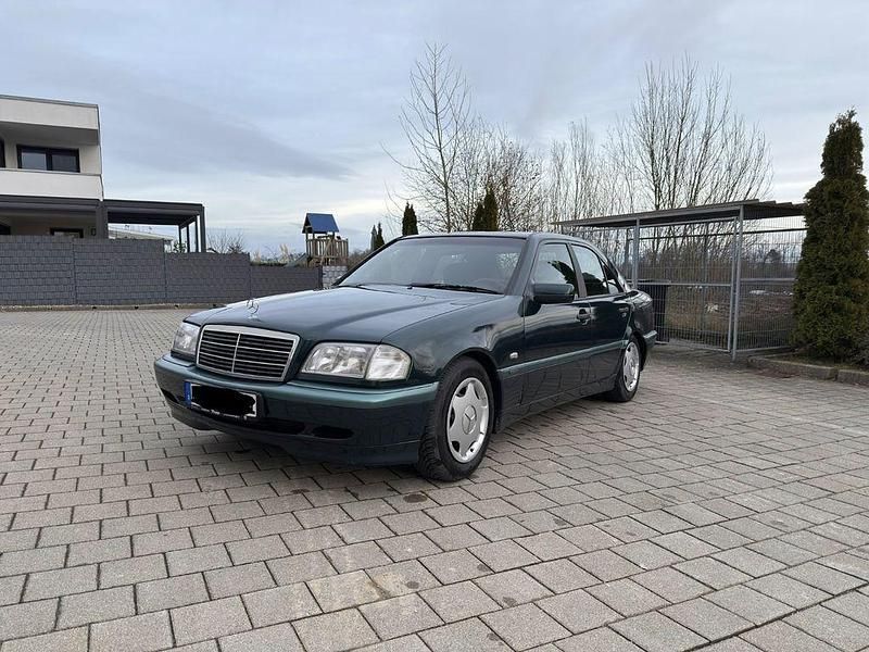 Grün Gebraucht 1998 Mercedes C180 Limousine | 4.750 € - Bild 1/4