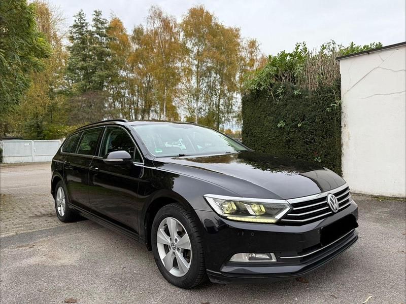 Schwarz Gebraucht 2015 VW Passat Highline Kombi | 9.990 € - Bild 1/4