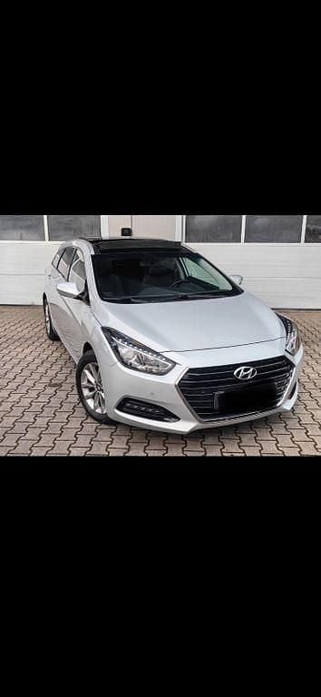 Gebraucht Hyundai i40 Trend 141 PS (103 kW) 2016 Silber Limousine