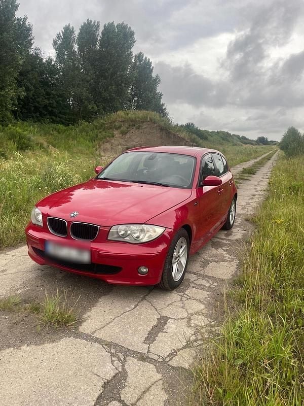 Rot Gebraucht 2006 BMW 118 Kleinwagen | 2.000 € (Superpreis) - Bild 1/4