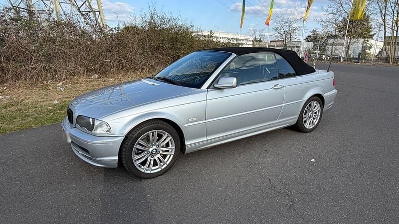 Gebraucht BMW 318 143 PS (105 kW) 2002 Silber Cabrio