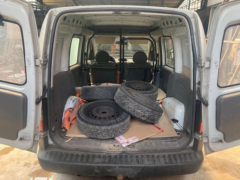 Weiß Gebraucht 2003 Opel Combo Van / Kleinbus | 800 € (Superpreis) - Bild 1/4
