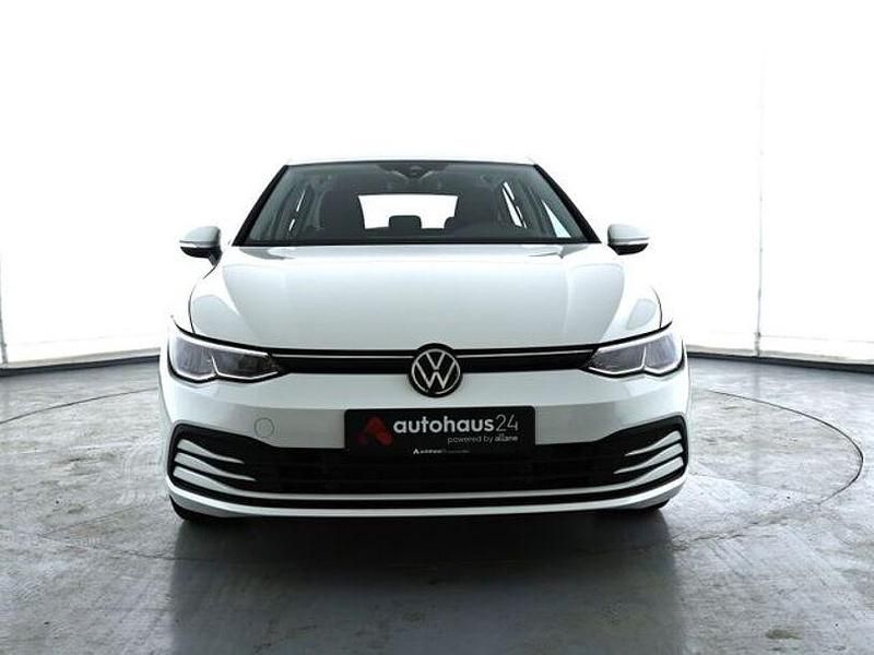 Gebraucht VW Golf VIII Life 131 PS (96 kW) 2023 Weiß Limousine