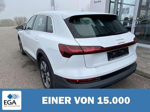 Gebraucht Audi e-tron 230 kW (313 PS) 2022 Weiß metallic SUV