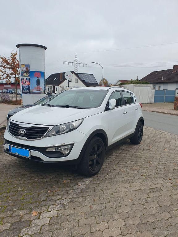 Weiß Gebraucht 2013 Kia Sportage Vision SUV | 9.400 € (Etwas zu teuer) - Bild 1/4