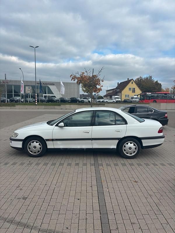 Gebraucht Opel Omega 136 PS (100 kW) 1997 Weiß Limousine