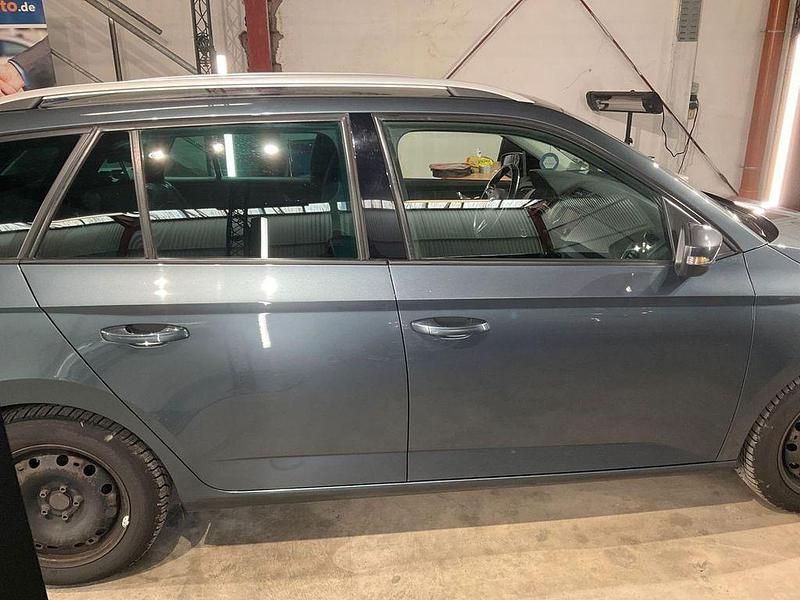 Gebraucht Skoda Fabia Style 105 PS (77 kW) 2016 Grau Kombi