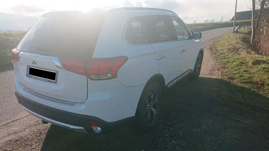 Gebraucht Mitsubishi Outlander Plus 150 PS (110 kW) 2016 Weiß SUV