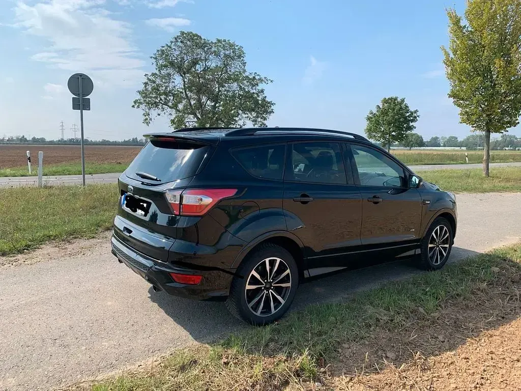 Gebraucht Ford Kuga ST-Line 179 PS (131 kW) 2018 Schwarz SUV