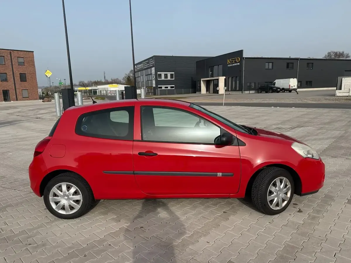 Gebraucht Renault Clio IV 75 PS (55 kW) 2012 Rot Limousine